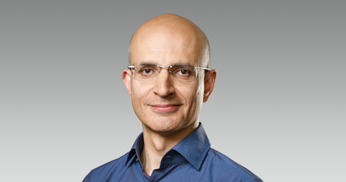 애플이 글로벌 운영을 총괄하는 최고운영책임자(COO)를 교체하며 경영진 재편에 나섰다.