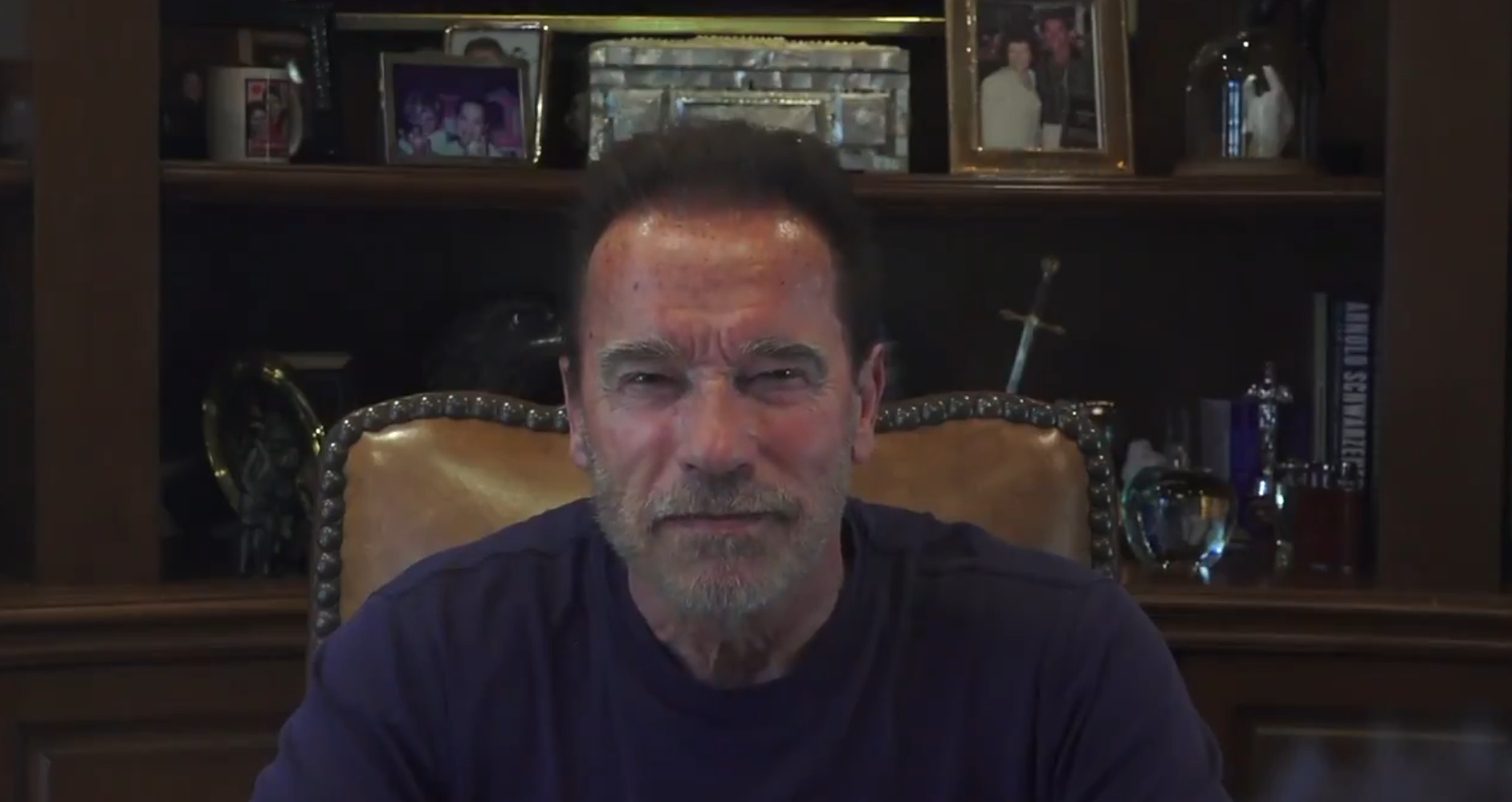 아놀드 슈워제네거 “이민자, 미국 오면 손님처럼 행동해야”